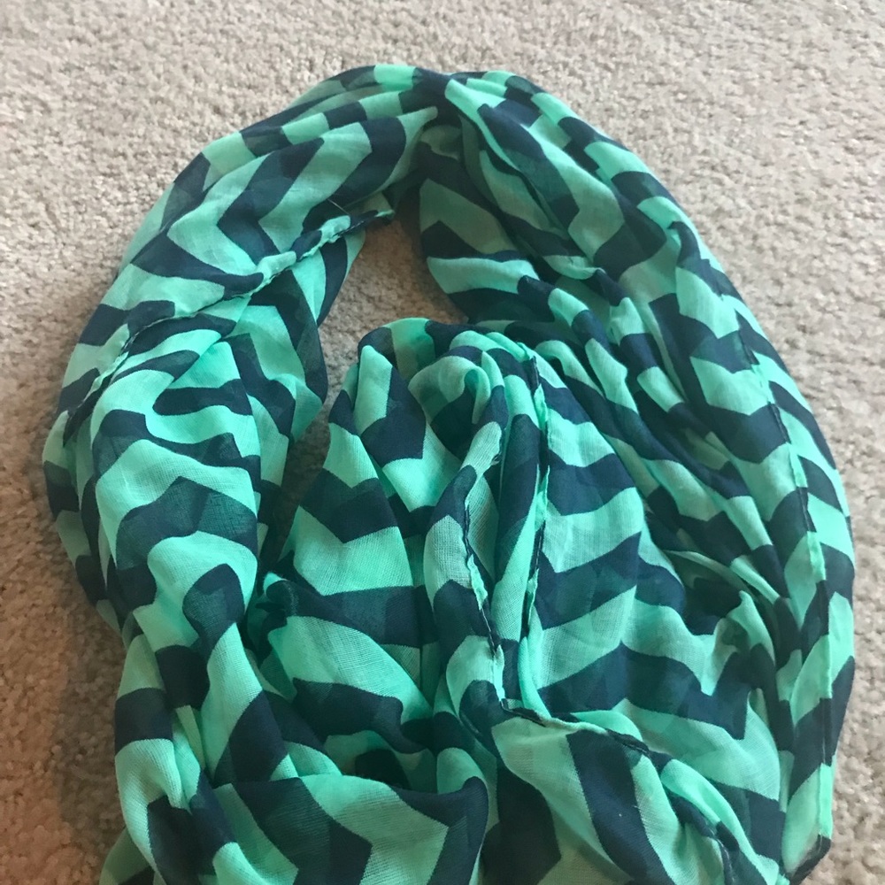 Women’s infinity scarf